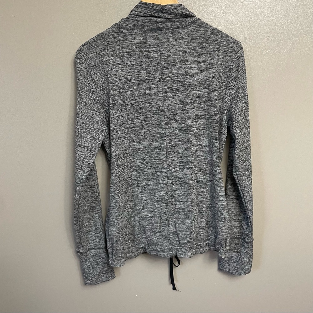Nike women’s Small funnel neck dri fit top running outdoors - Picture 7 of 10